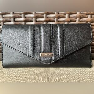 NWT Brahmin Veronica Wallet in BLACK GRYPHON